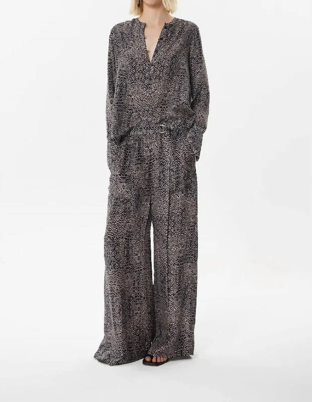 Versatile Wear Moldes Margaux Pants In Ocean Shibory