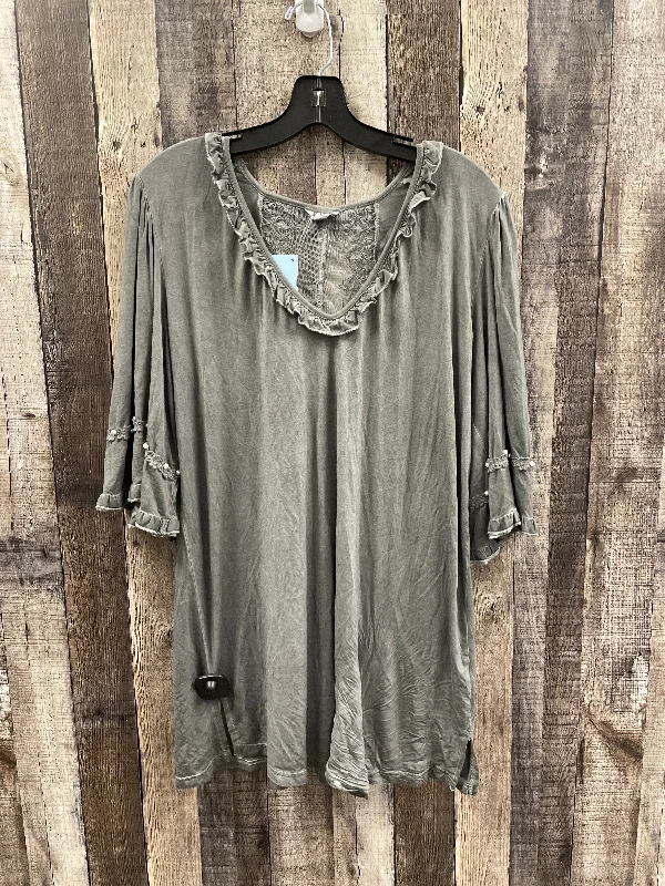 Street Fashion Top Short Sleeve By Pol In Grey, Size: M