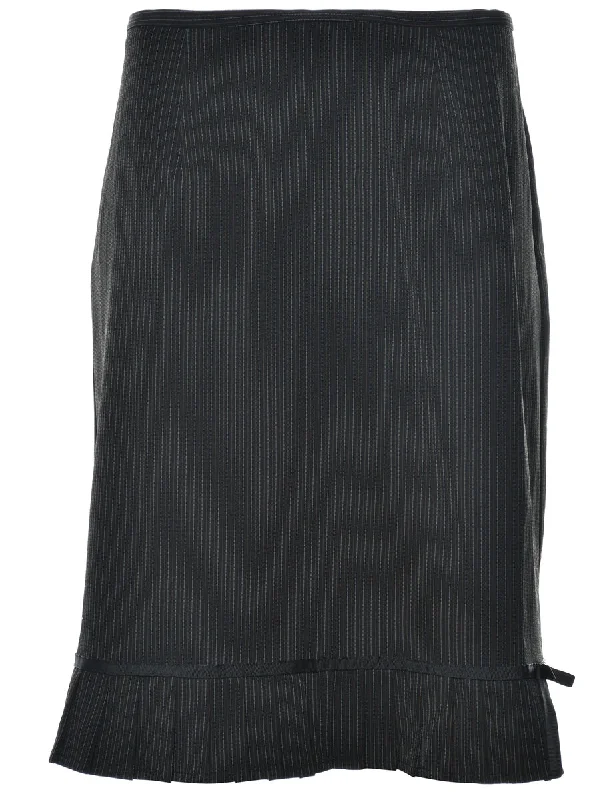 Ultra-lightweight Pinstriped Pencil Skirt - M